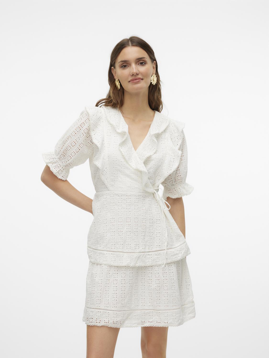 model_shot-front