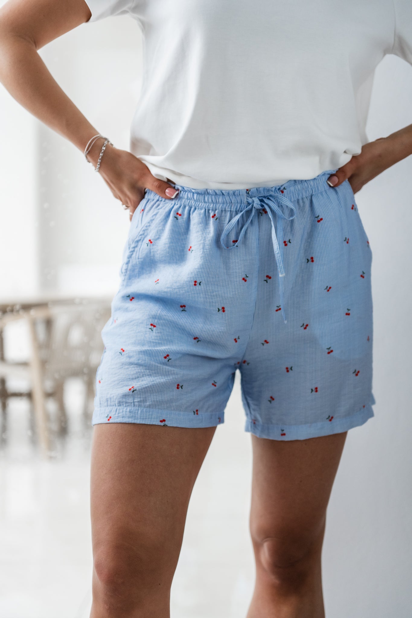 VMODETTE Shorts - Snow White