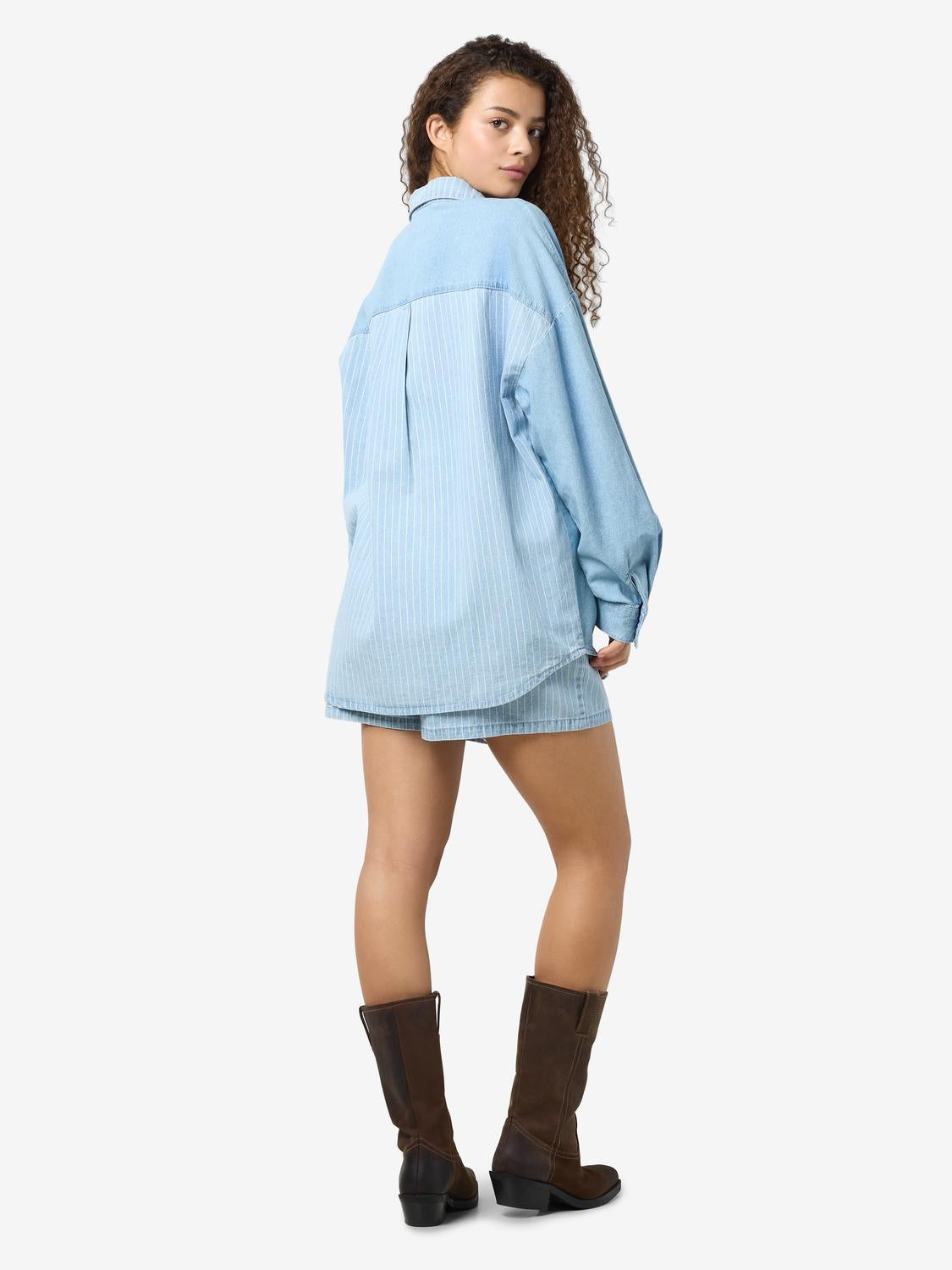 model_shot-front_full
