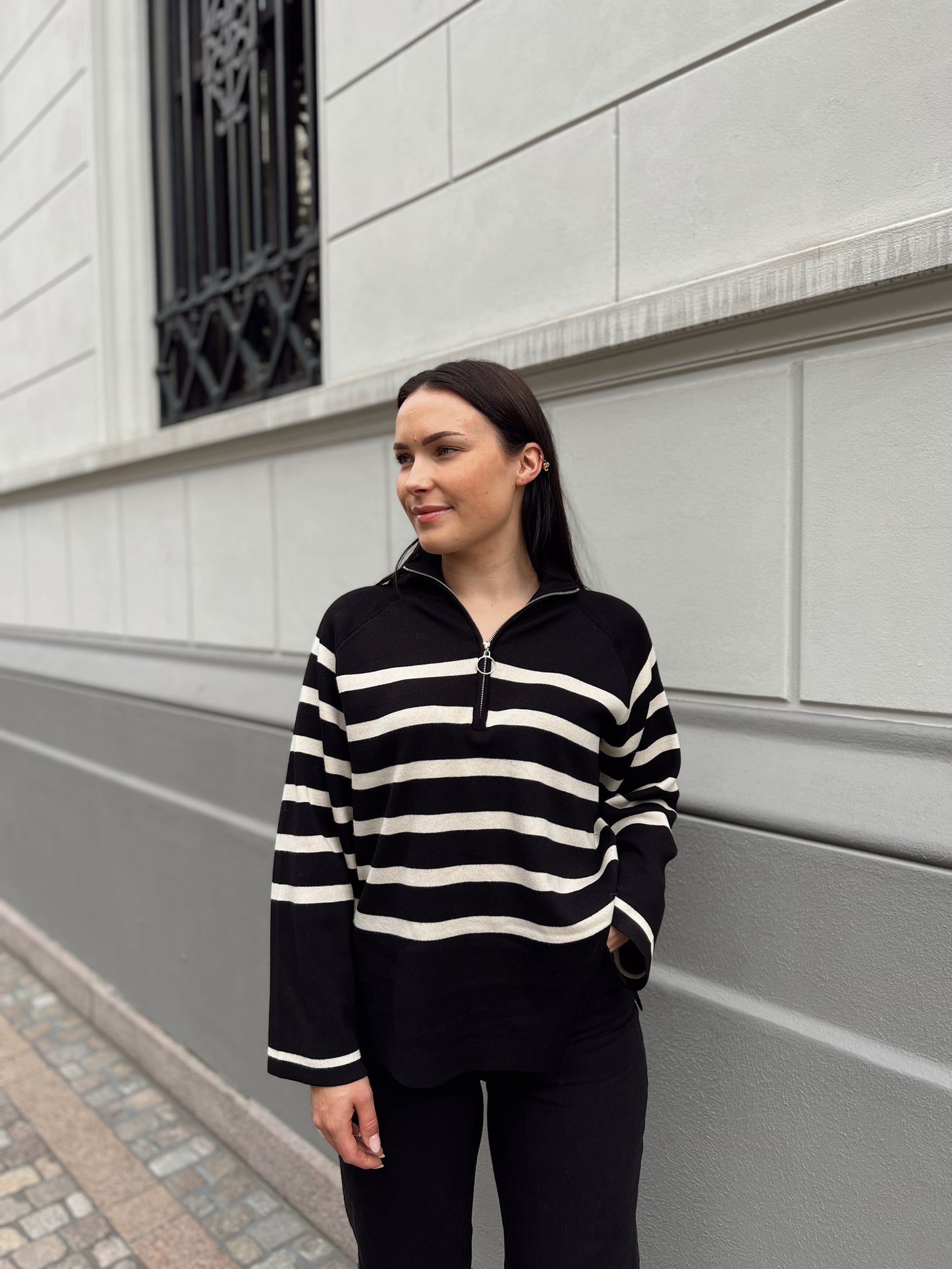 NMFIFI Pullover - Black