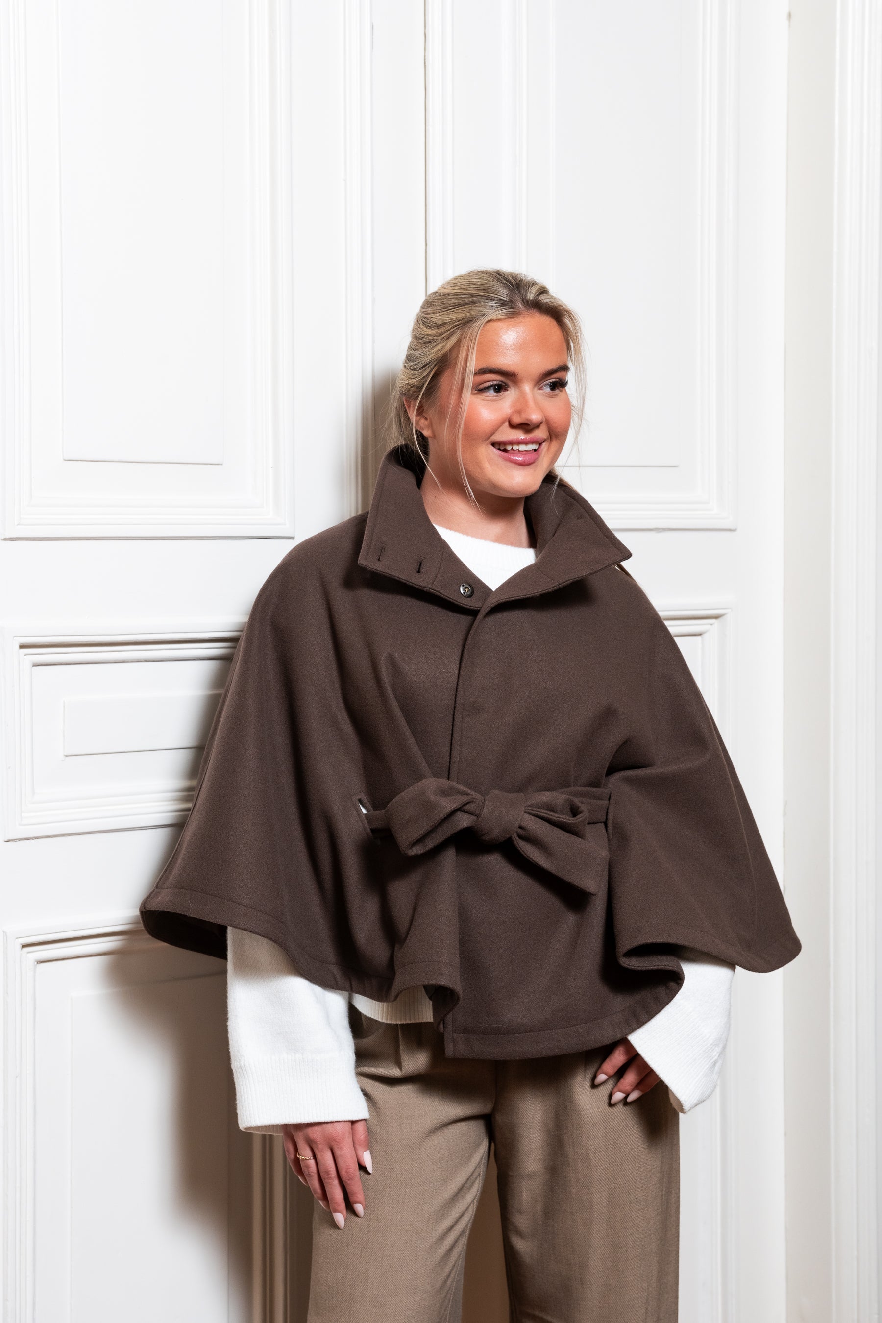 VMBABETTEROSA SHORT CAPE - Chocolate Brown