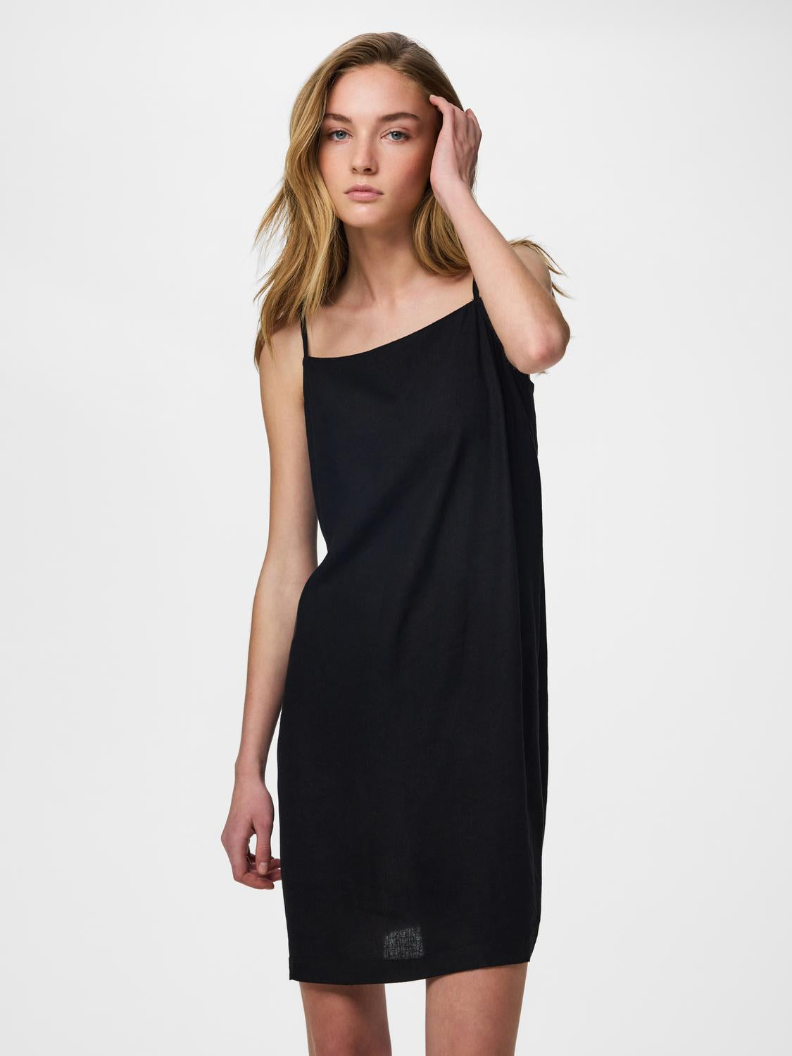 model_shot-front