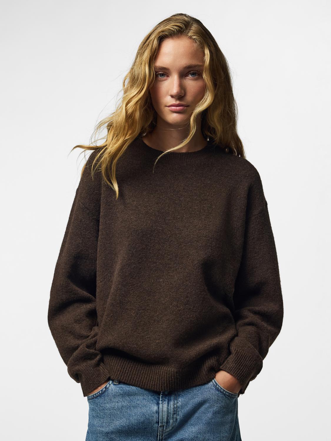 model_shot-front