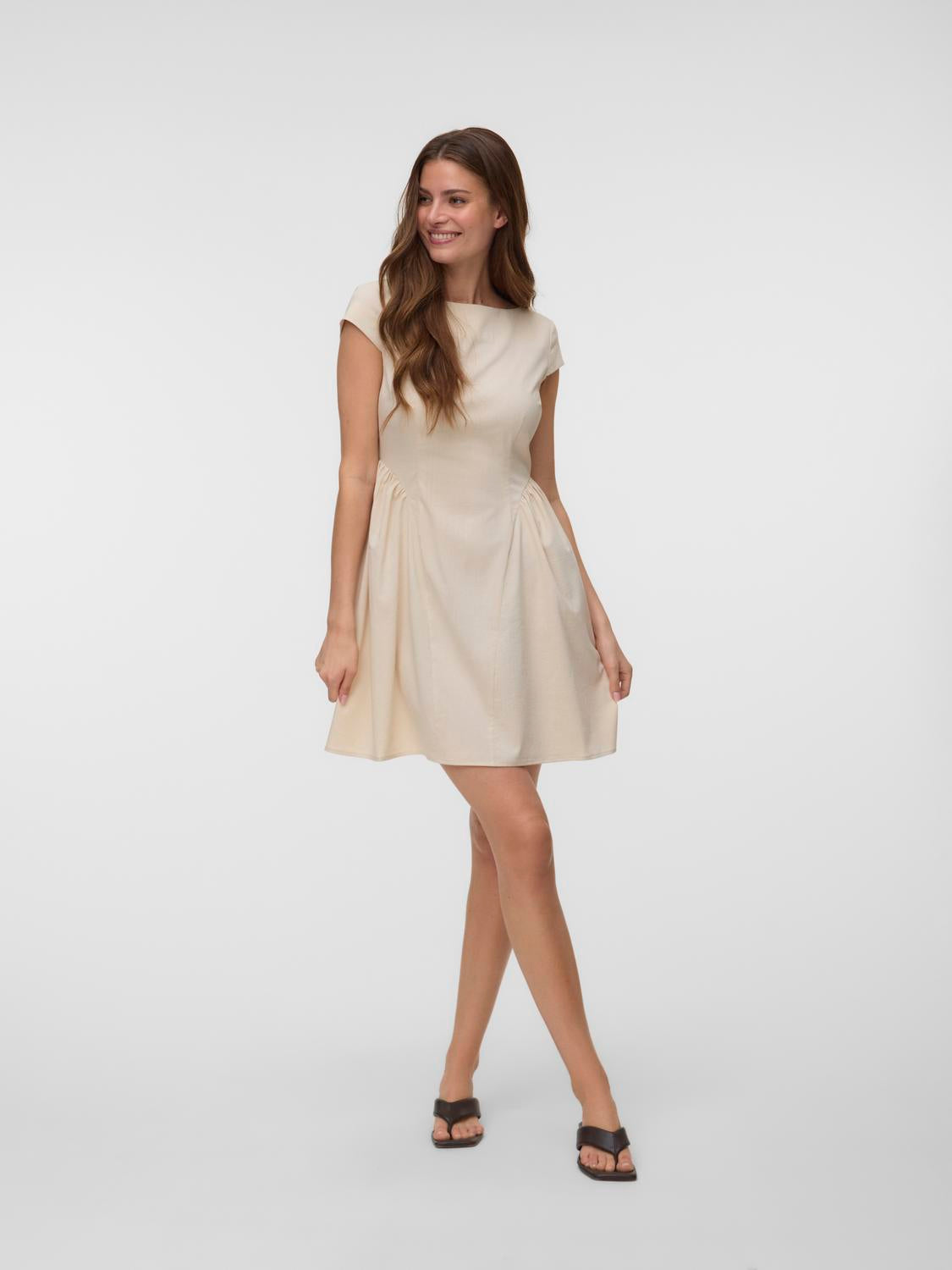 model_shot-front