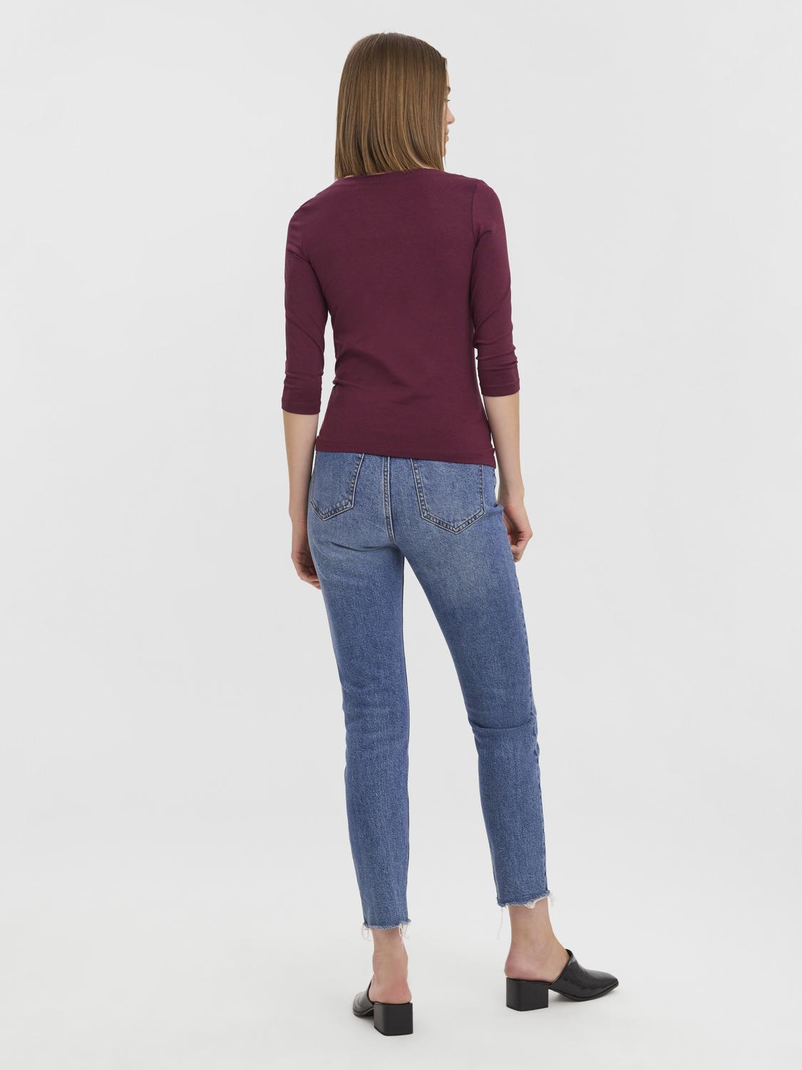 model_shot-back