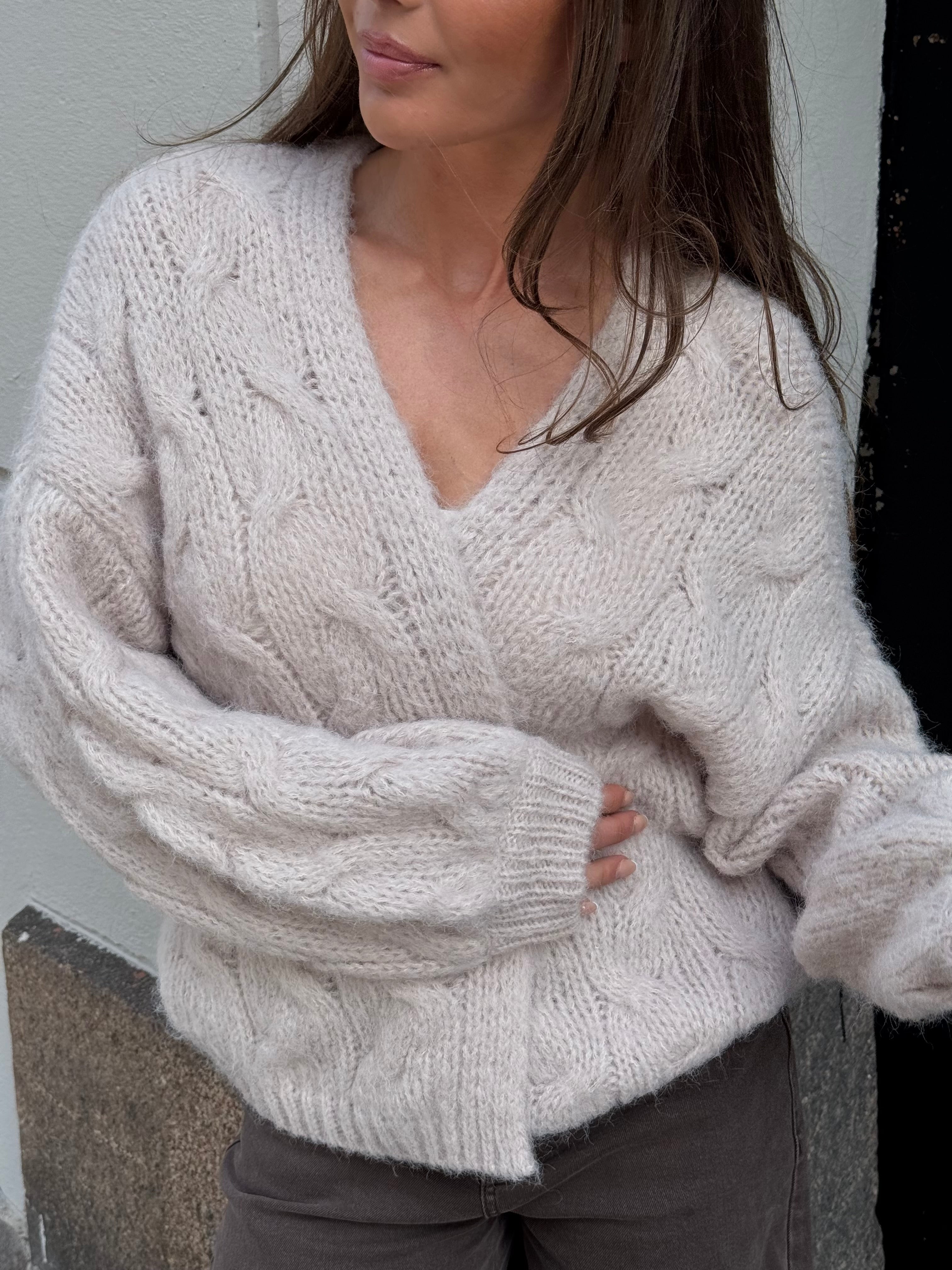 VMMAYBE Cable Cardigan - Oatmeal