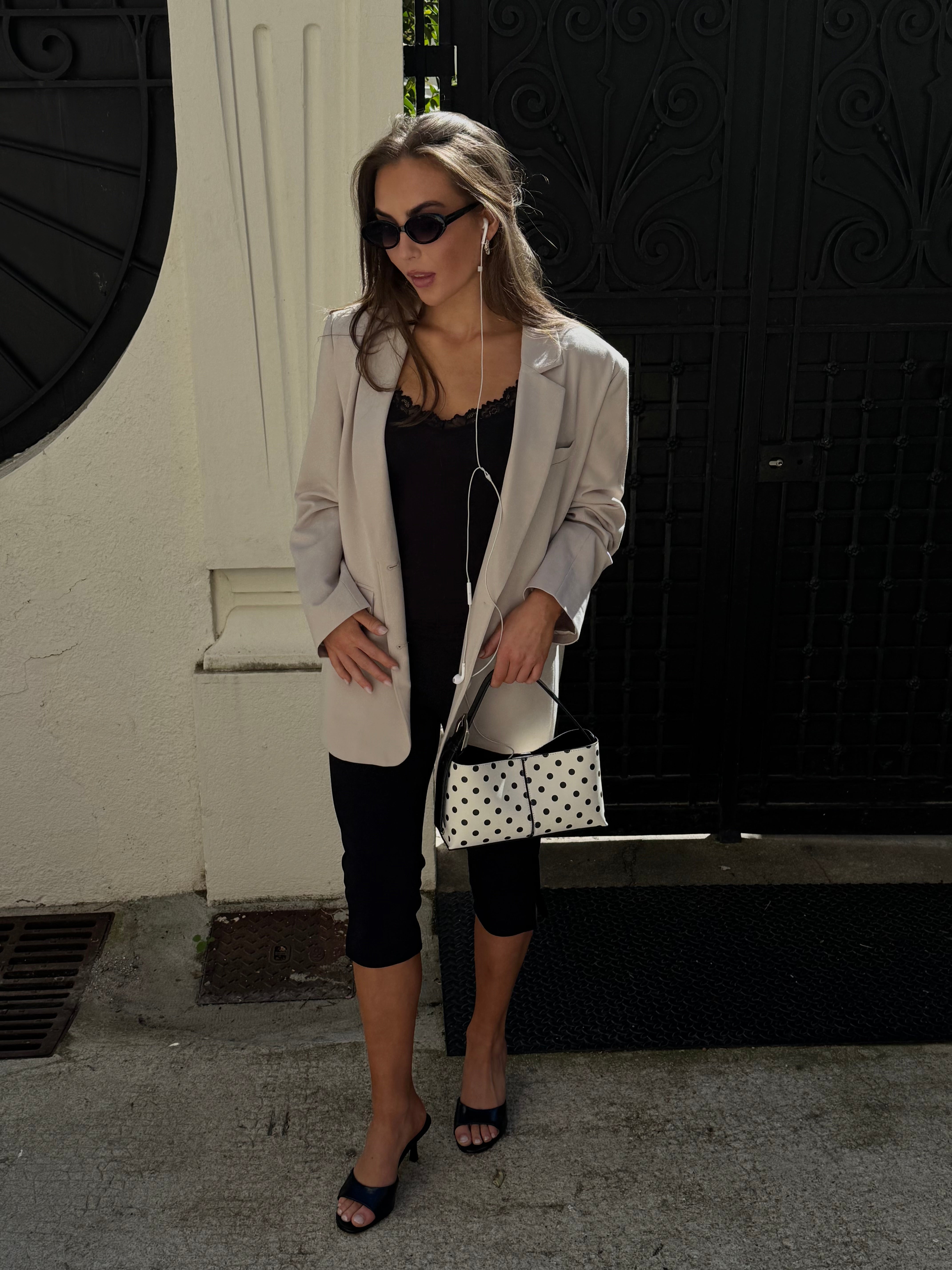 VMZAMIRA Capri - Black