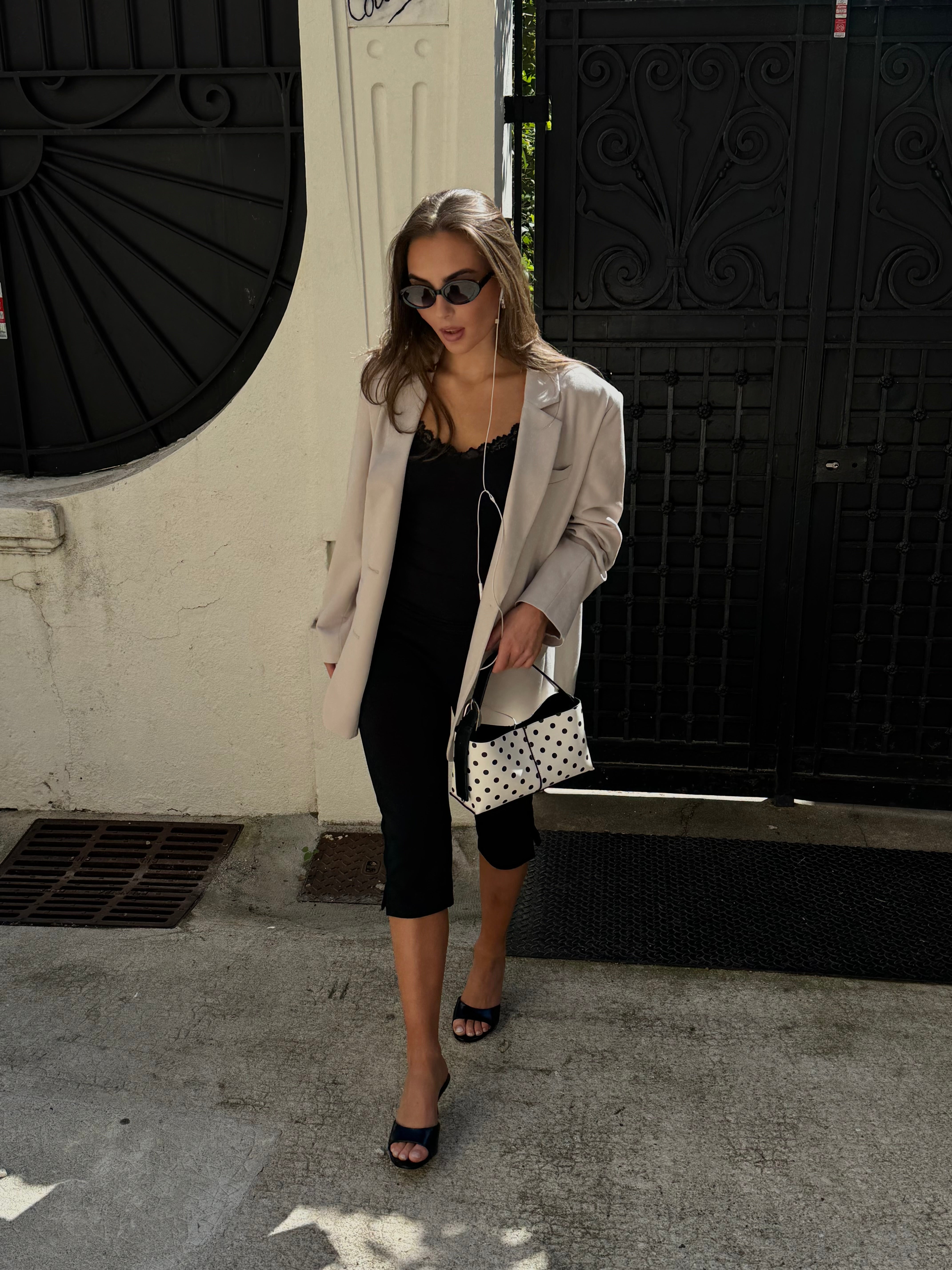 VMZAMIRA Capri - Black