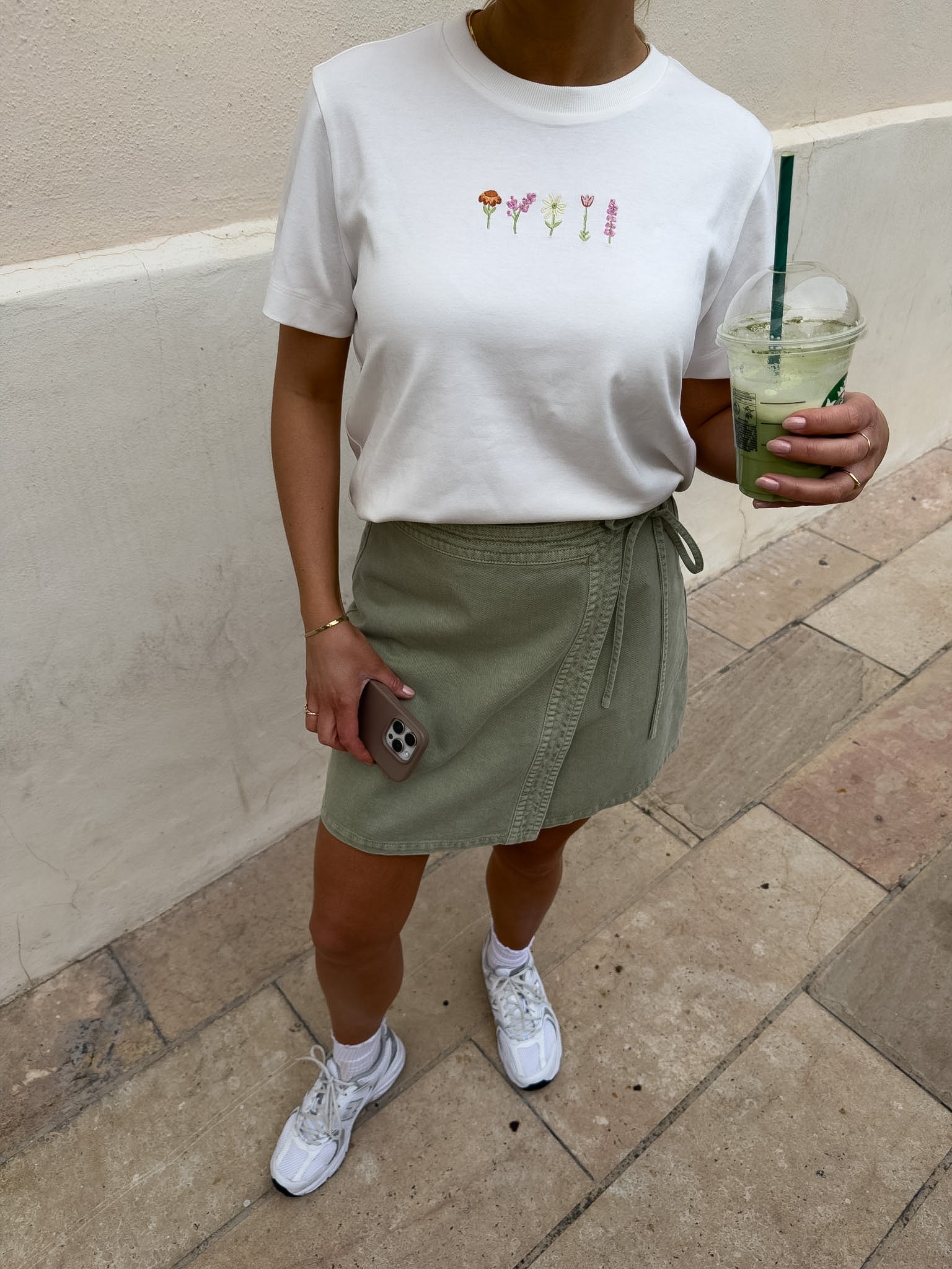 VMSARA T-Shirt - Flower Bouquet