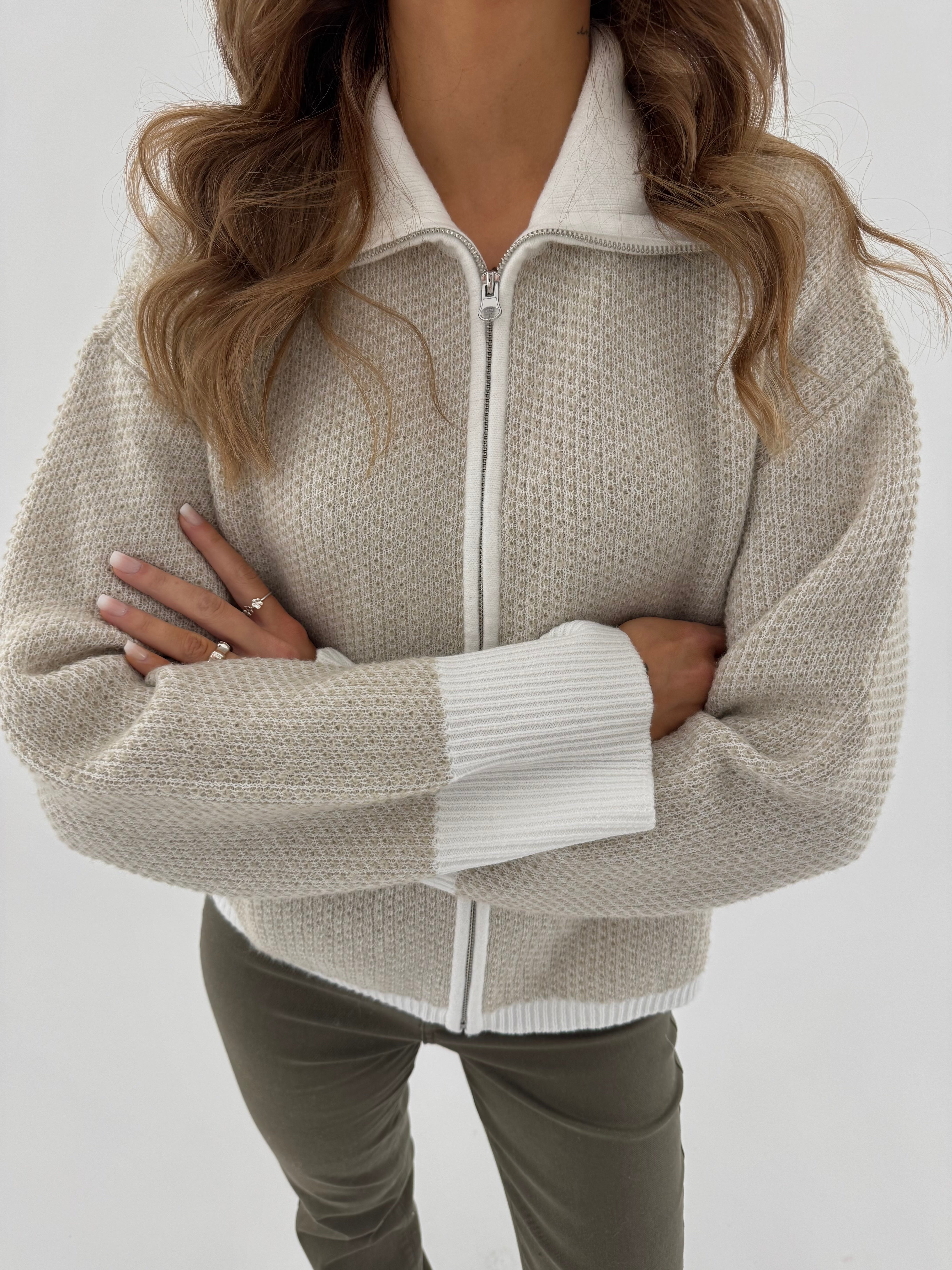 AWOLLIE Knit Cardigan - Silver Mink