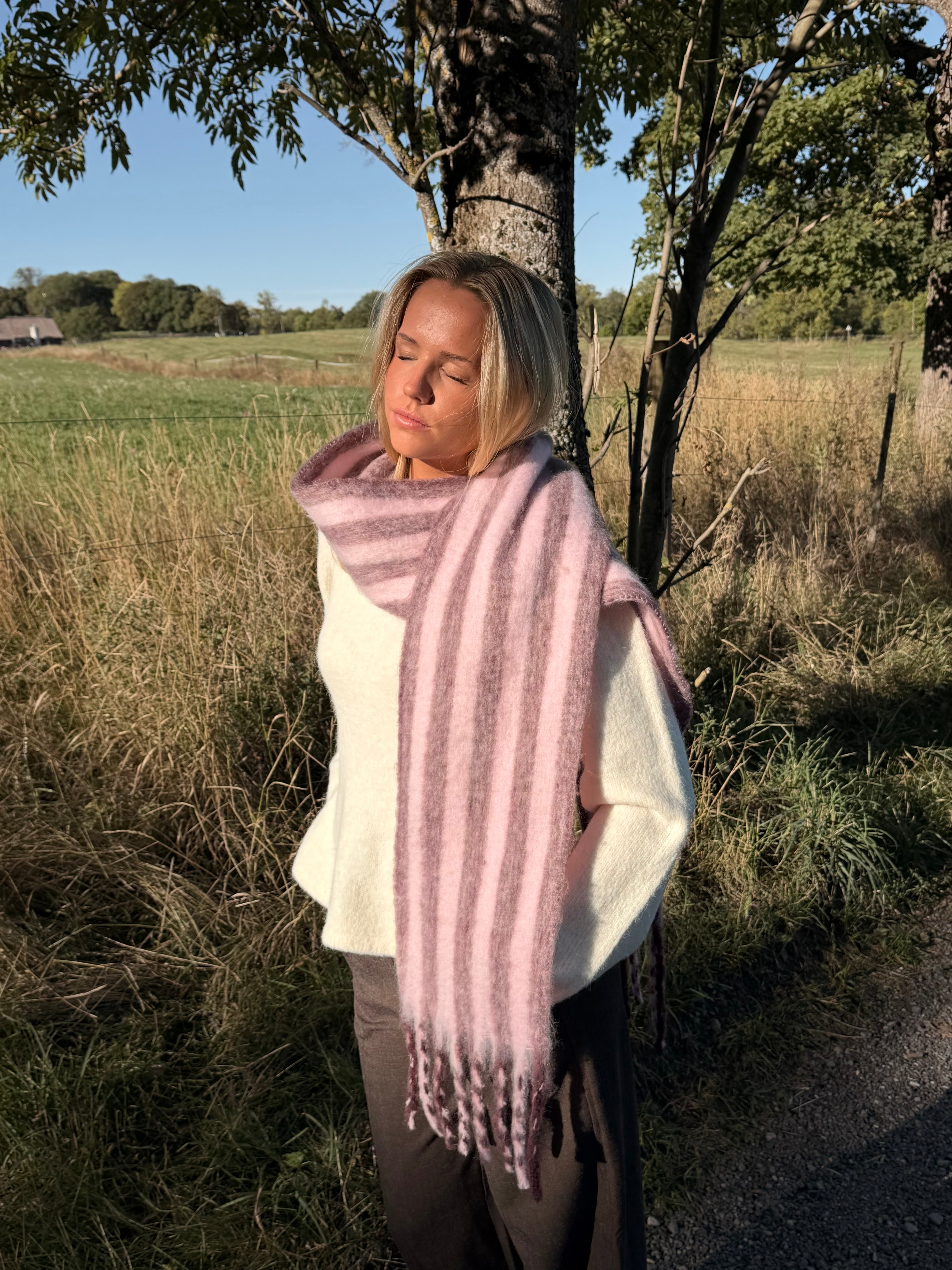 PCBEA Scarf - Winetasting