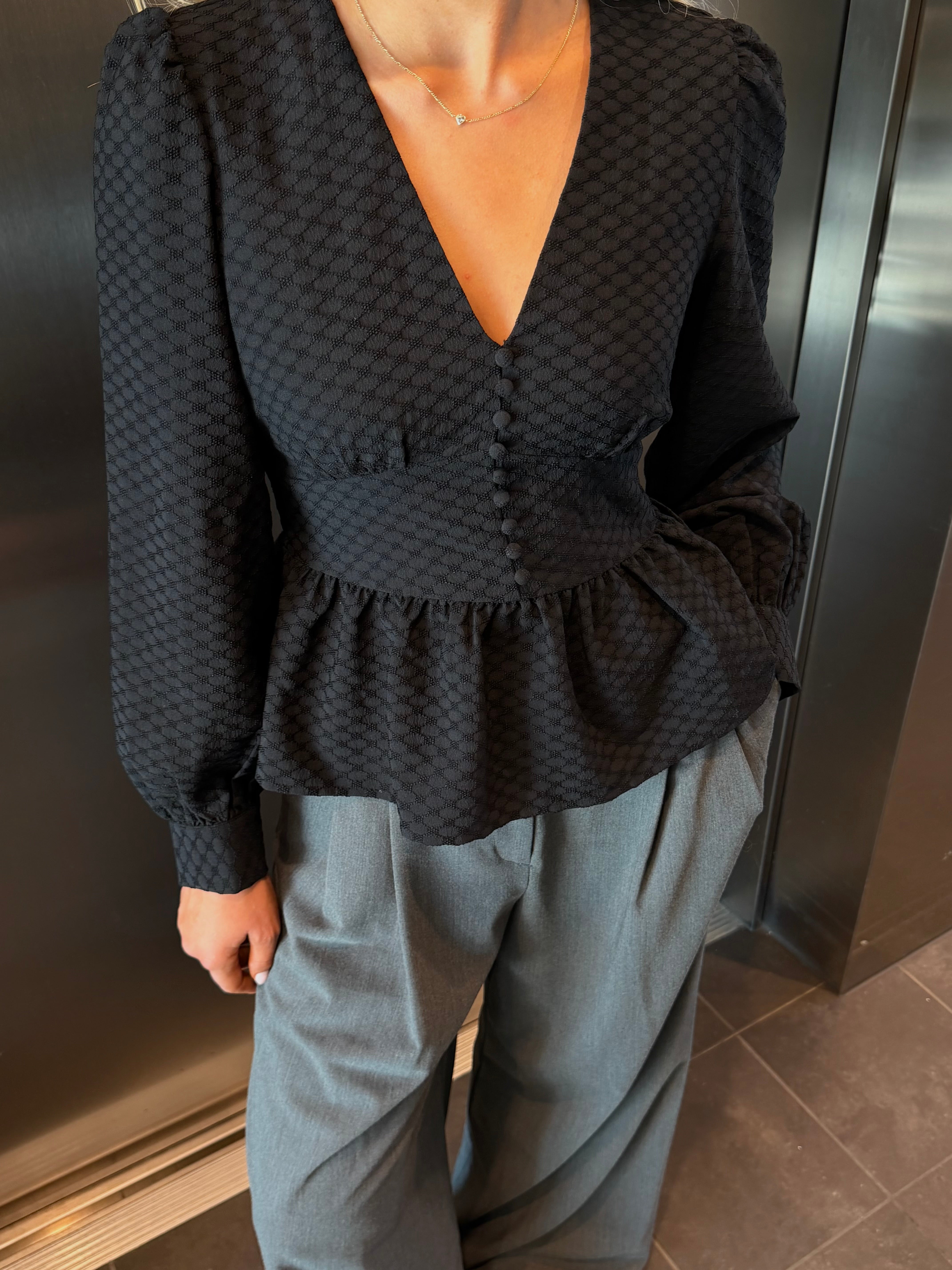 VMAUGUSTA Top - Black