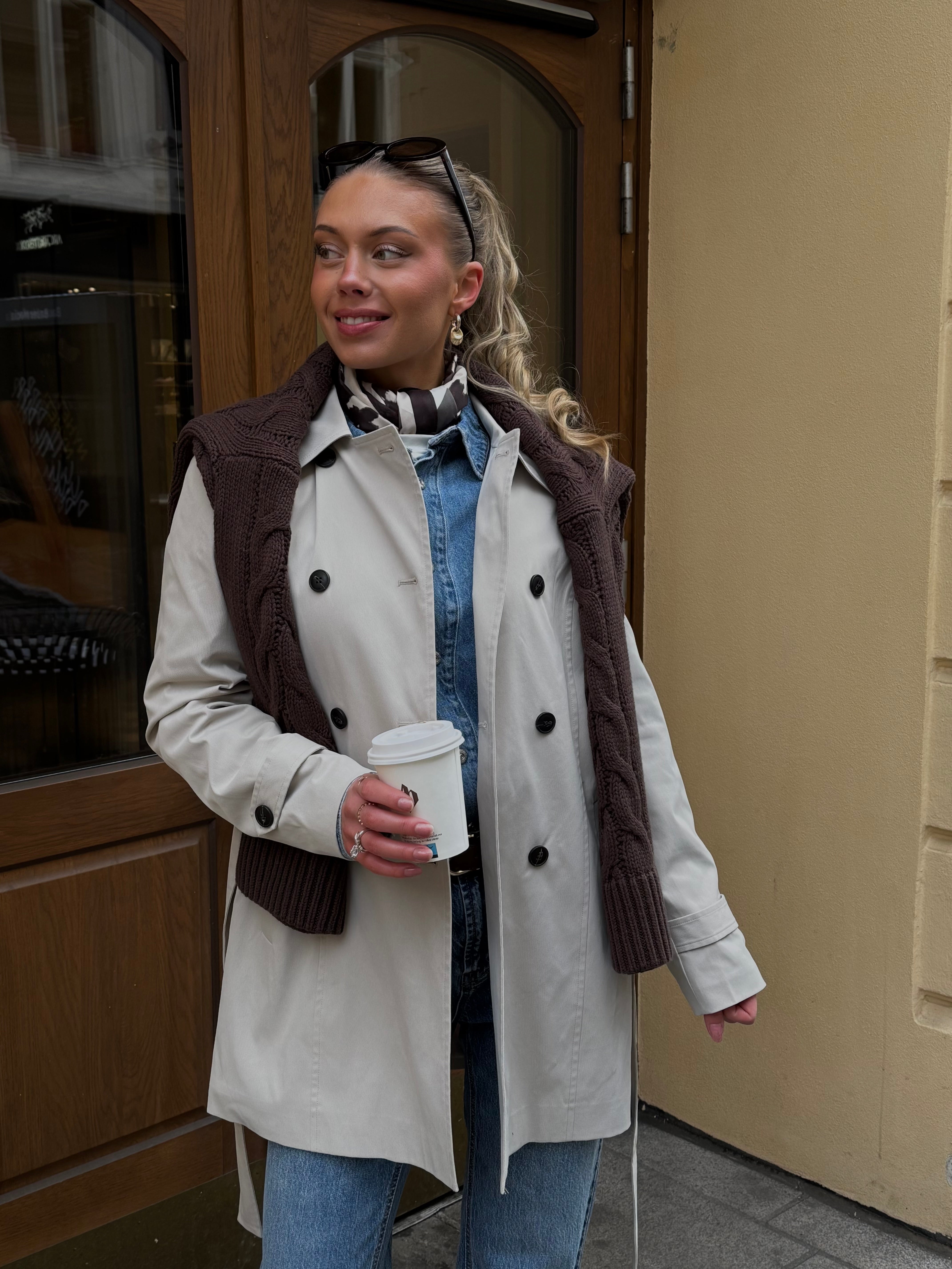 VMCHELSEA Trenchcoat - Oatmeal