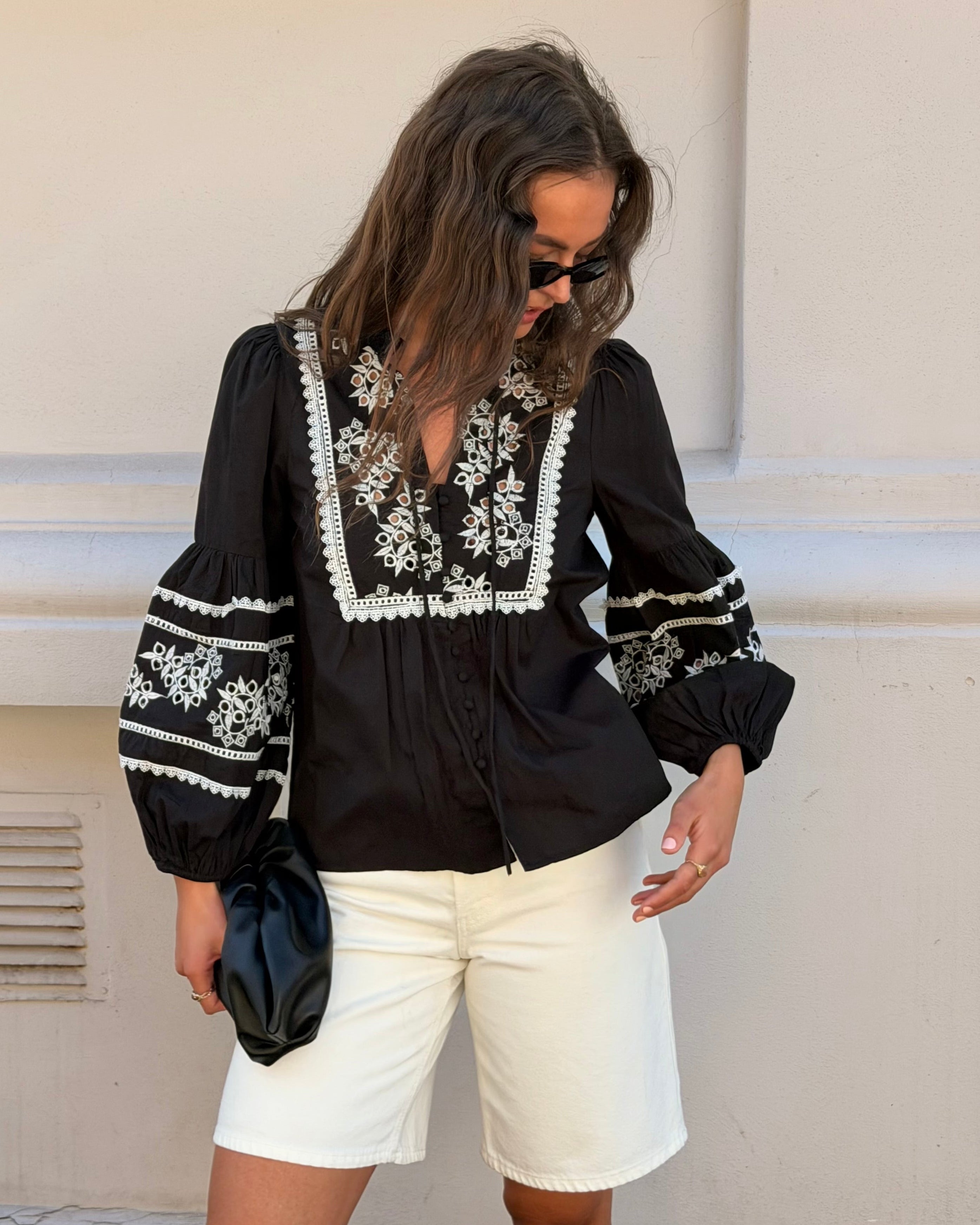 VMEMOLA Top - Black