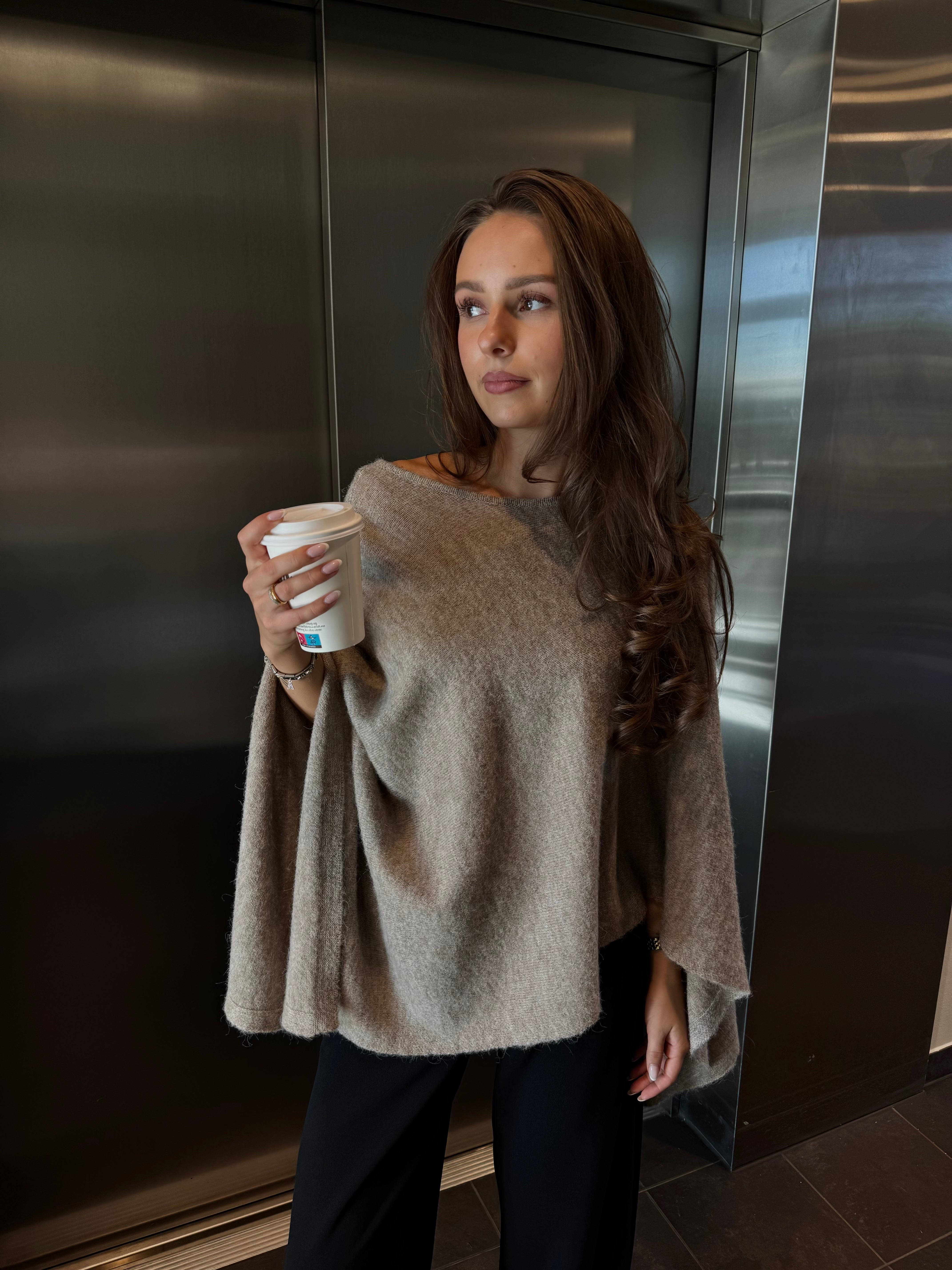 VMISLA Poncho - Silver Mink