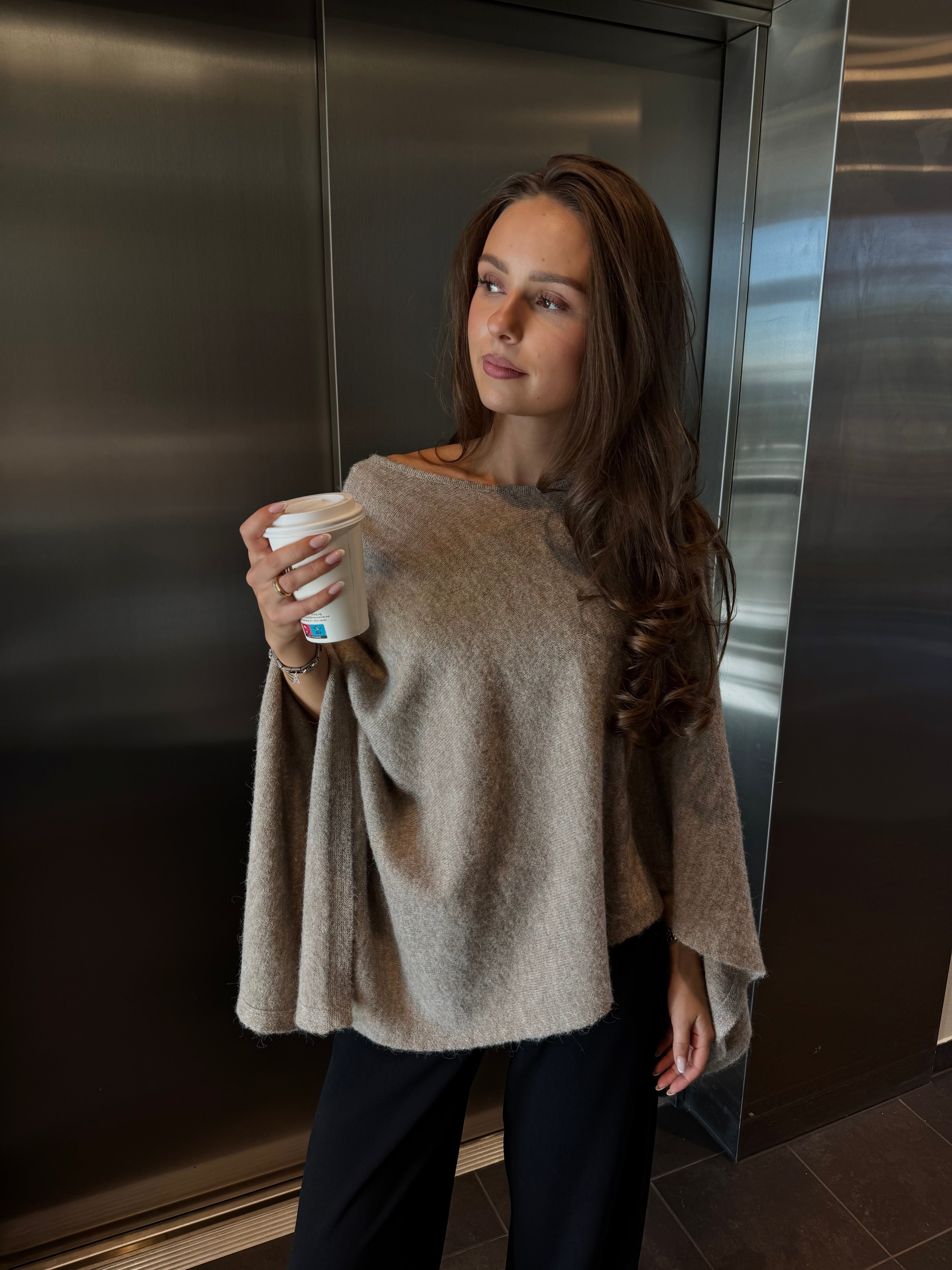 VMISLA Poncho - Silver Mink