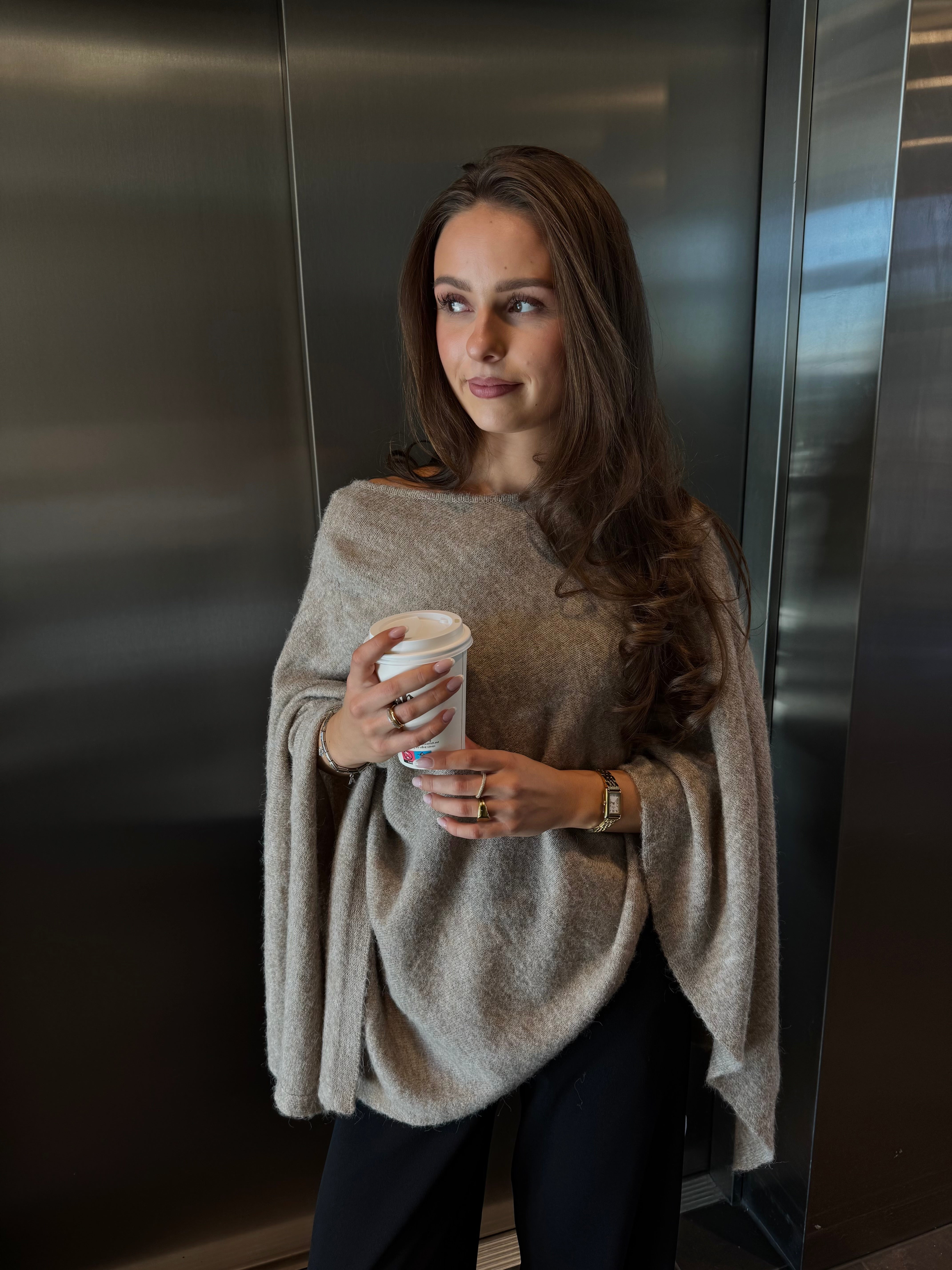 VMISLA Poncho - Silver Mink