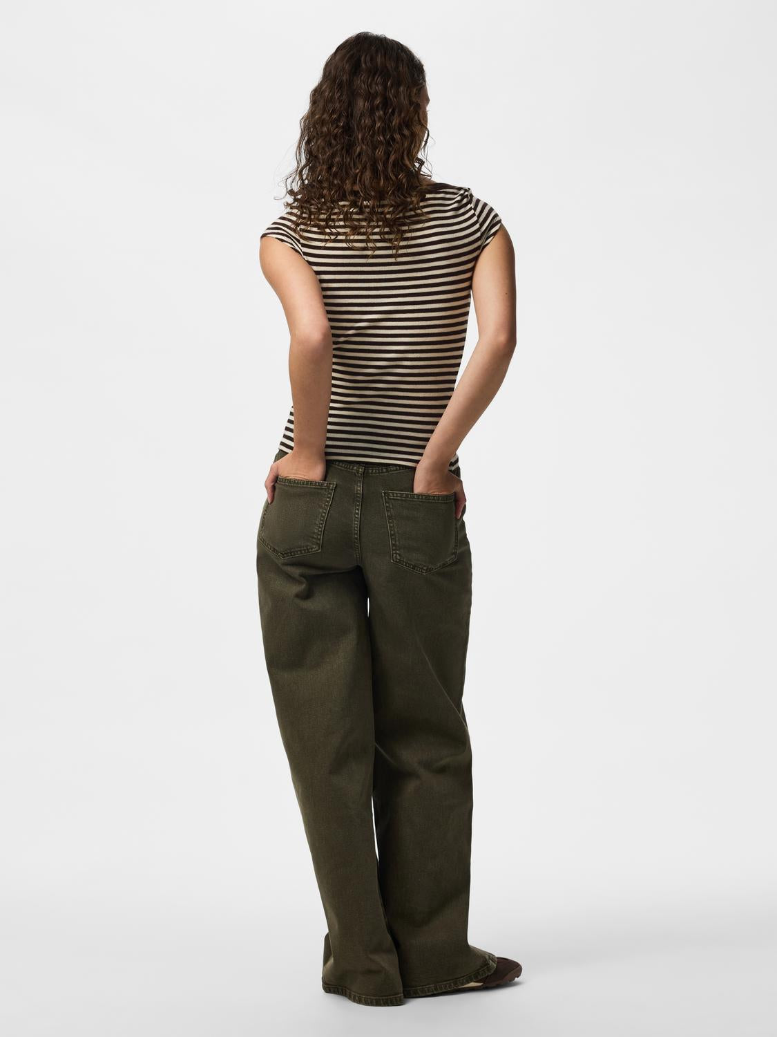 model_shot-back