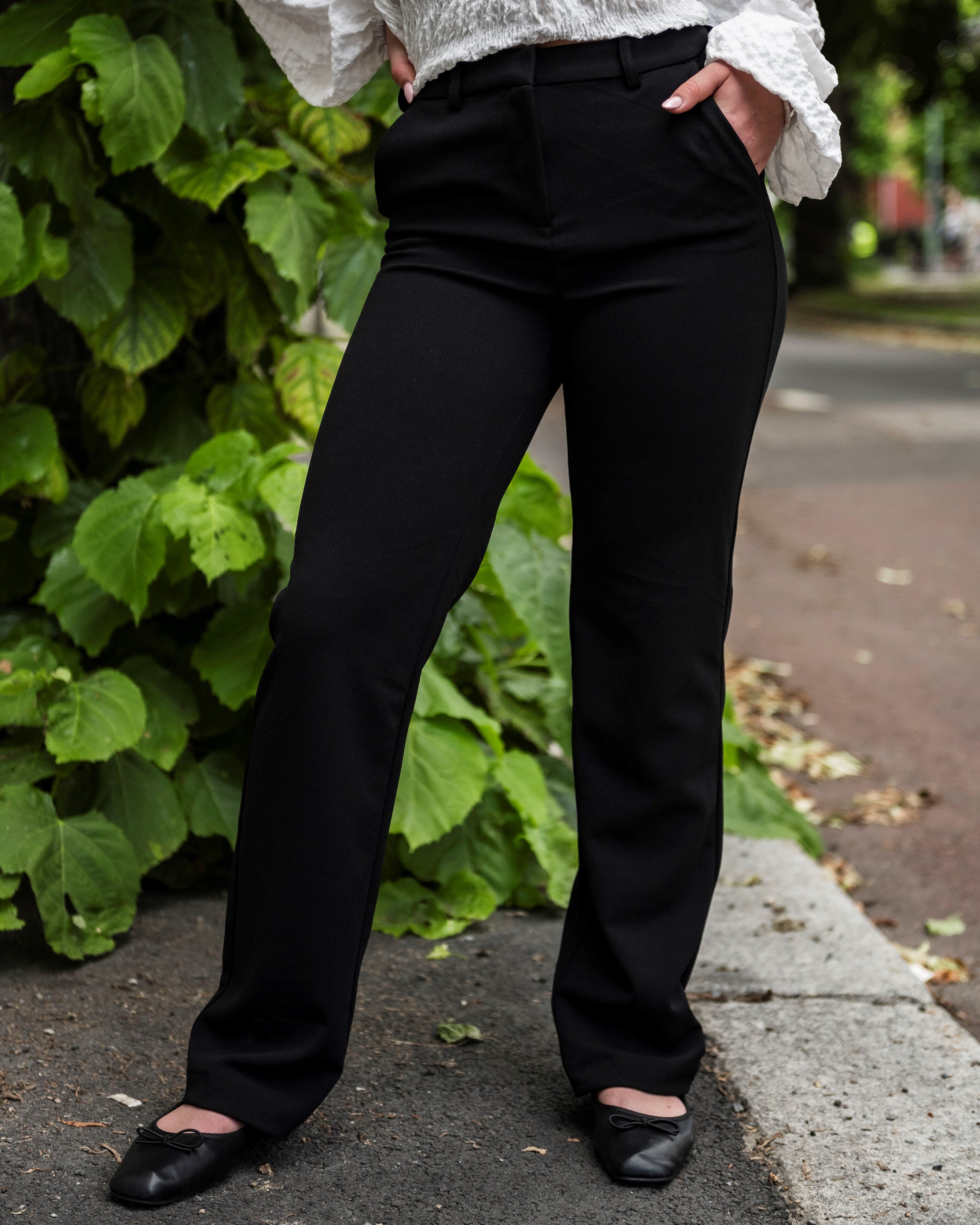 VMZAMIRA Trousers - Black
