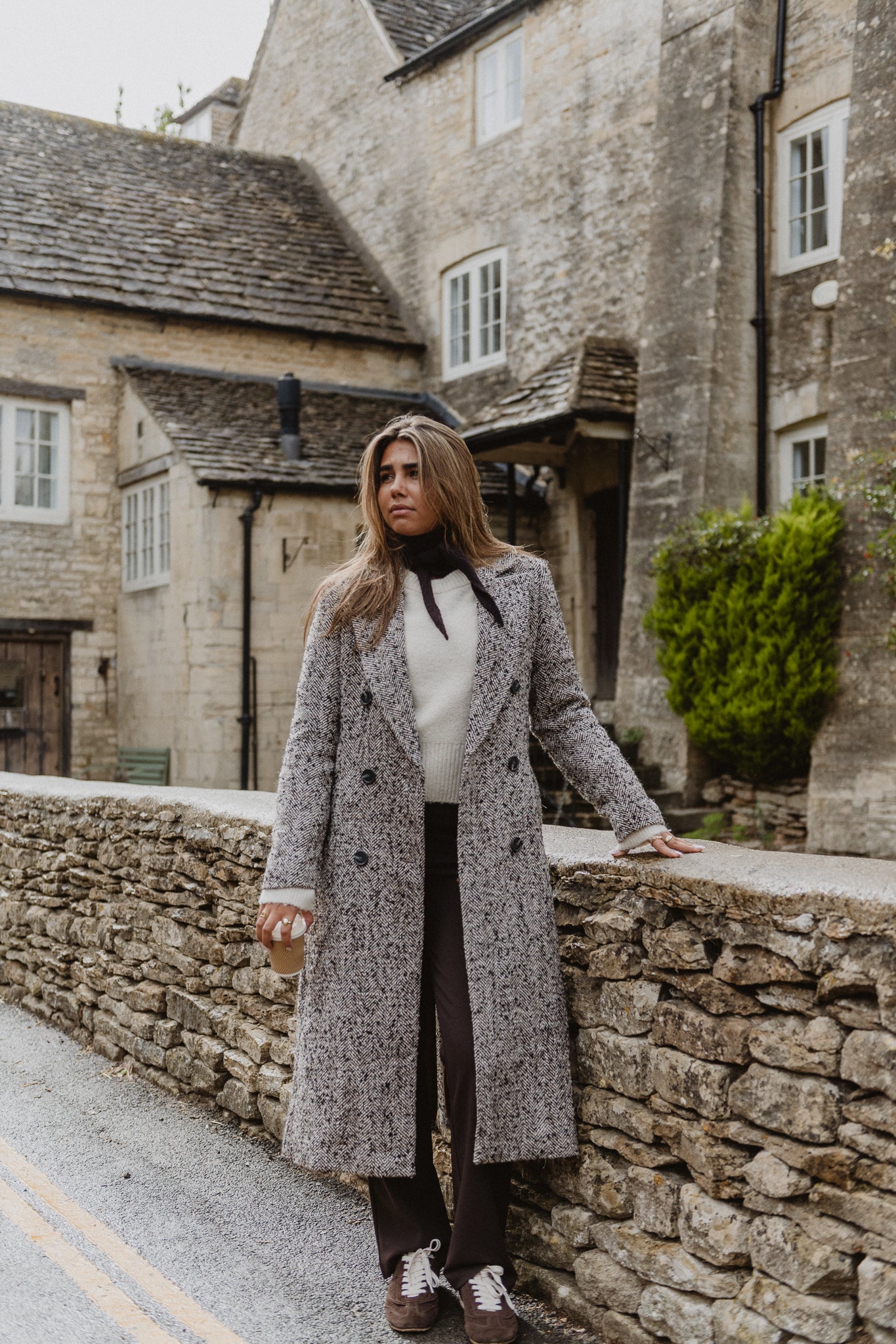 AWUMAYA Coat - Black