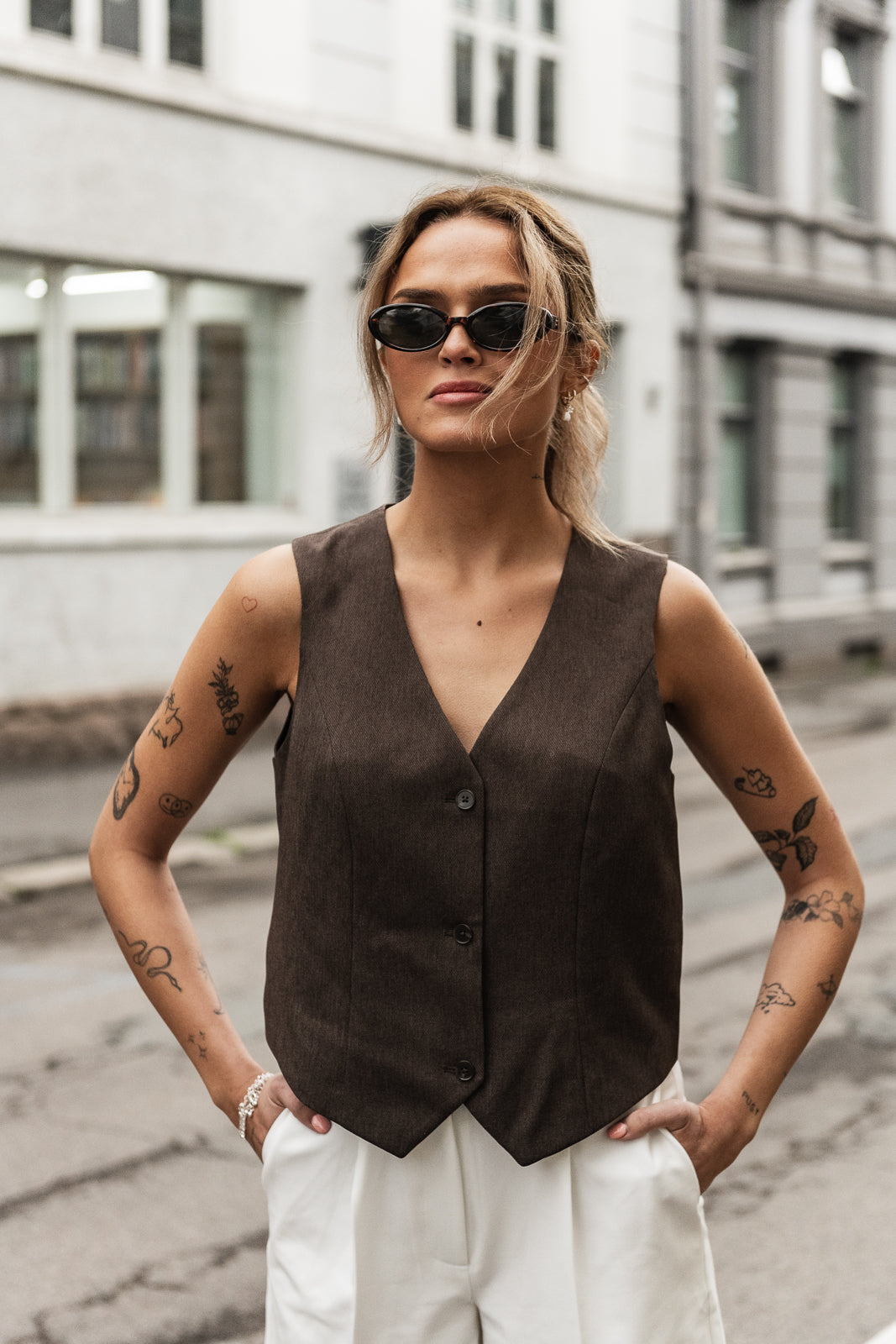 PCLAZZY Tailored Waistcoat - Hot Fudge