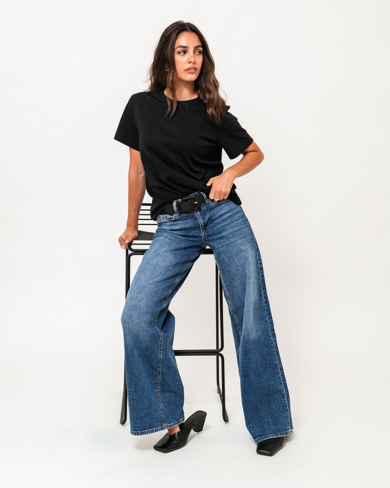 AWNAIMA T-Shirt - Black