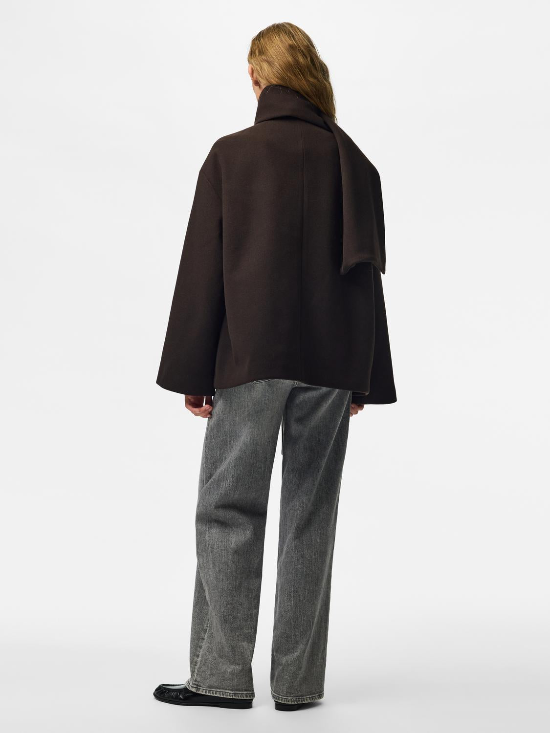 model_shot-back