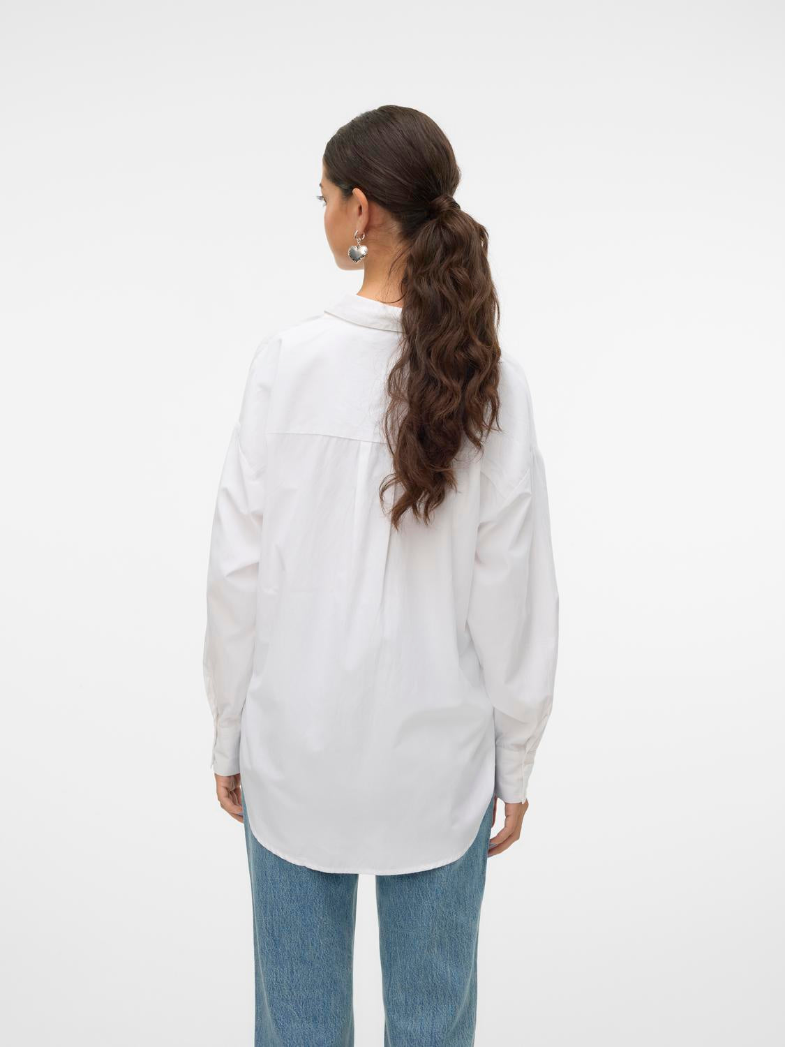 model_shot-back