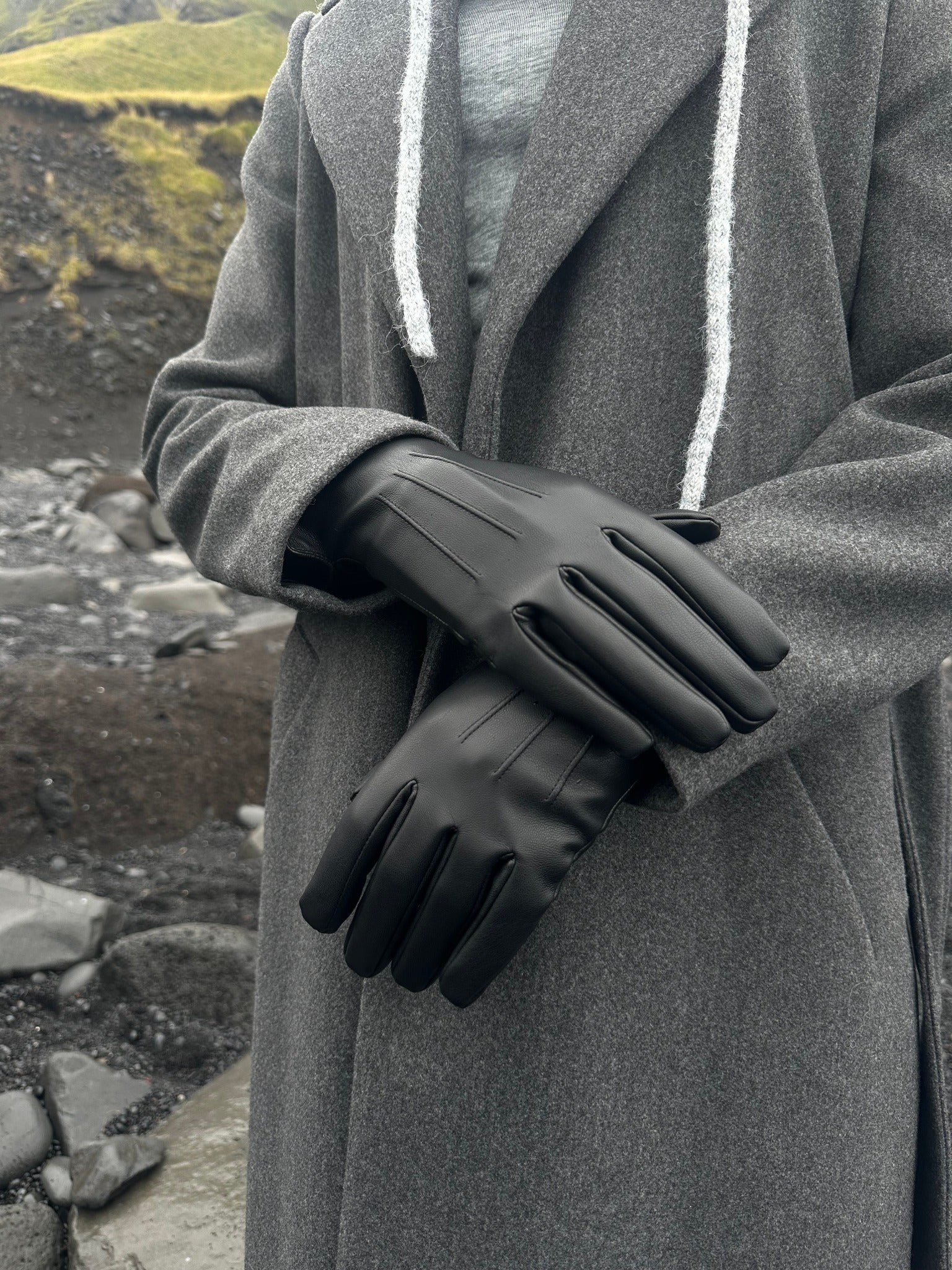 PCCELLIE Gloves - Black