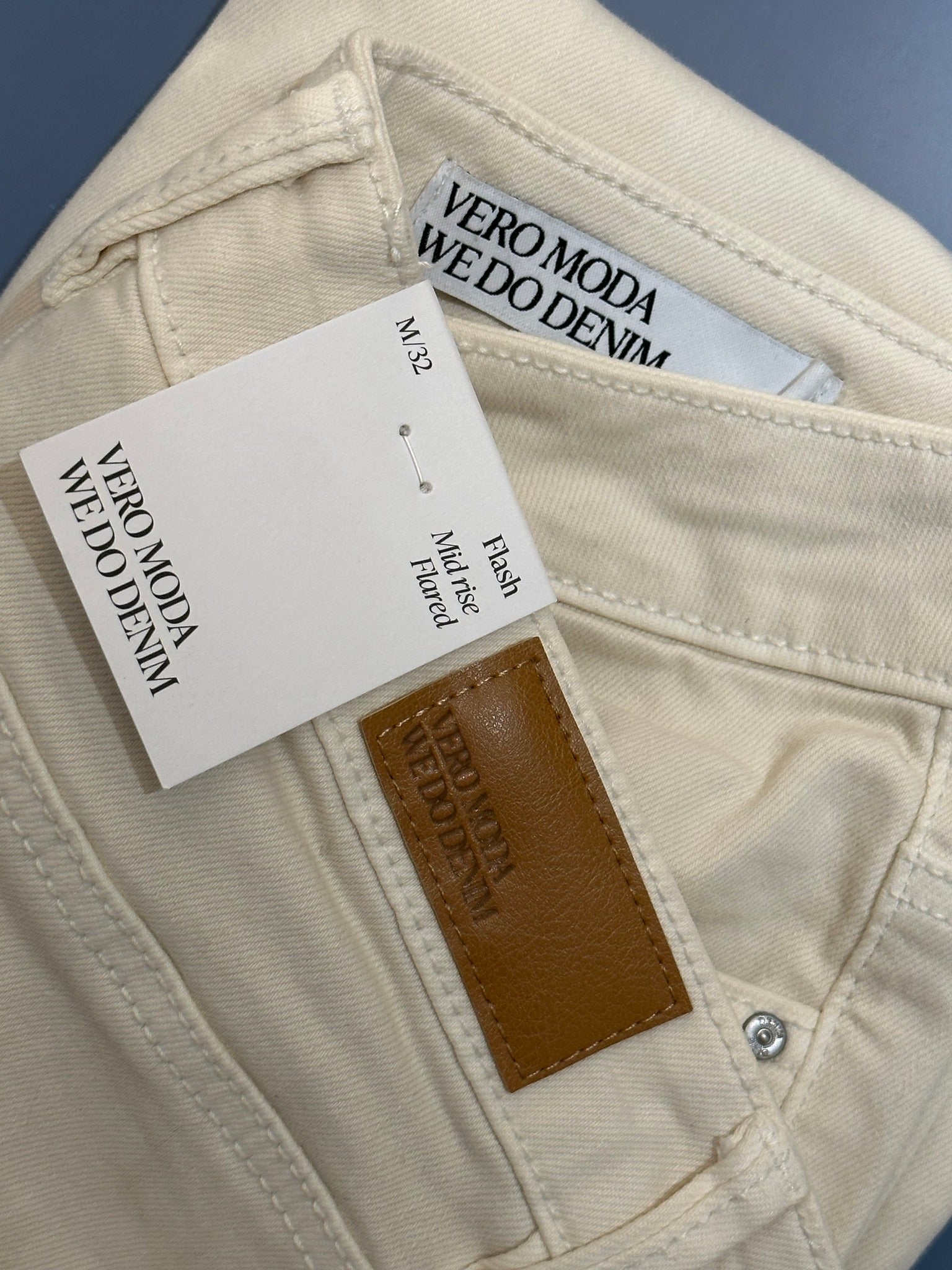 VMFLASH Flared Jeans - Ecru