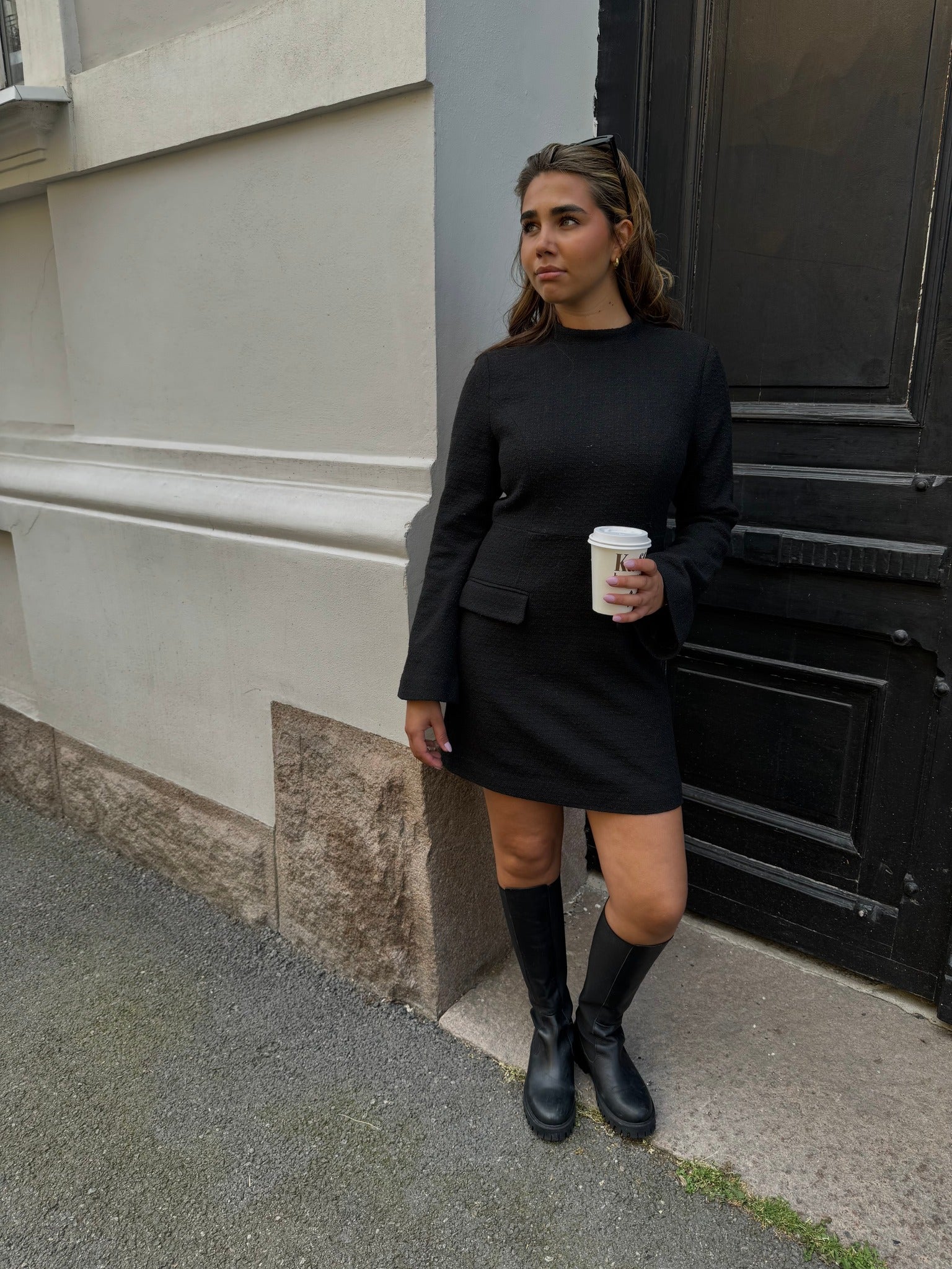 VMANES Short Dress - Black