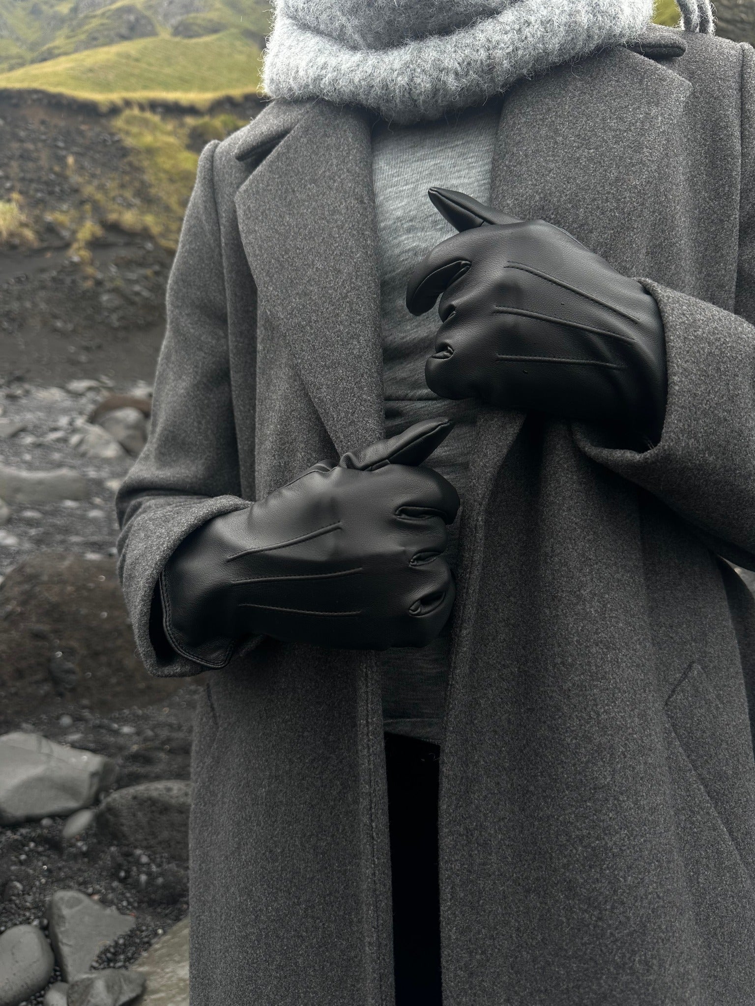 PCCELLIE Gloves - Black